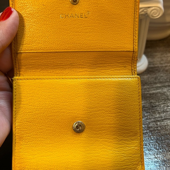 Authentic Chanel yellow lamb skin leather wallet - Picture 7 of 11